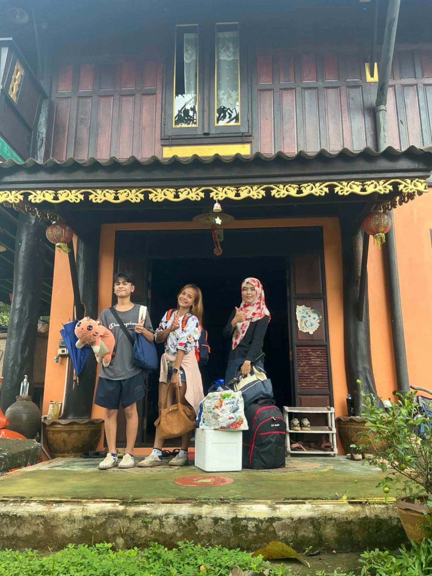 โฮมสเตย์บ้านนายสิงโตเขาคูหา Ban Khu Ha Nai Exterior photo